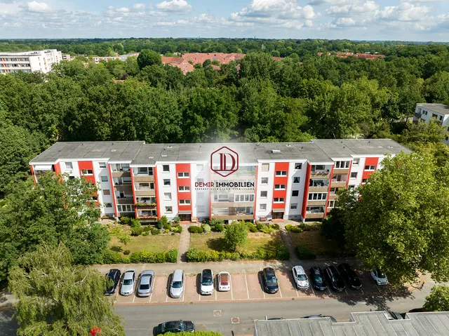 gepflegte 3-Zimmerwohnung mit Südbalkon — Titelbild