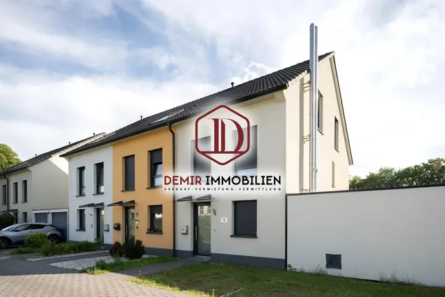Energieklasse A: Großzügiges 5-Zimmer-Reihenendhaus mit ca. 141 m² Wohnfläche — Titelbild