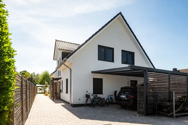 Luxus-Neubau-Einfamilienhaus in HB Nord — Außenaufnahme