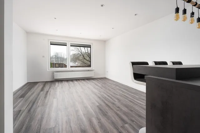 Stilvoll modernisiertes Reihenhaus in Bremen-Lesum — Innenaufnahme