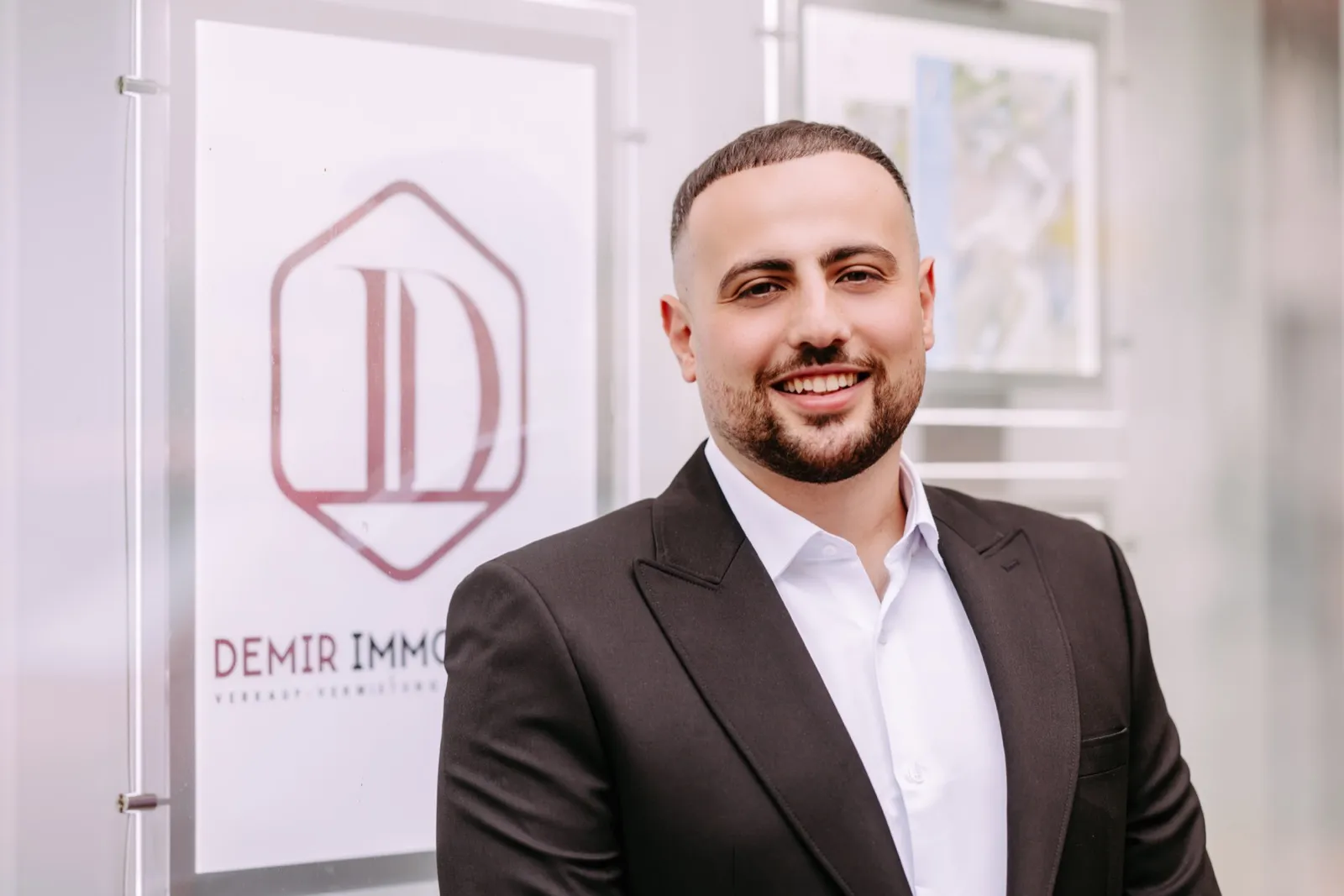 Deniz Demir, Inhaber von Demir Immobilien